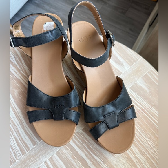 UGG|Cloverdale Espadrille Wedge Sandal in black & tan •••Beachy & Boho Size 9 - Picture 8 of 16